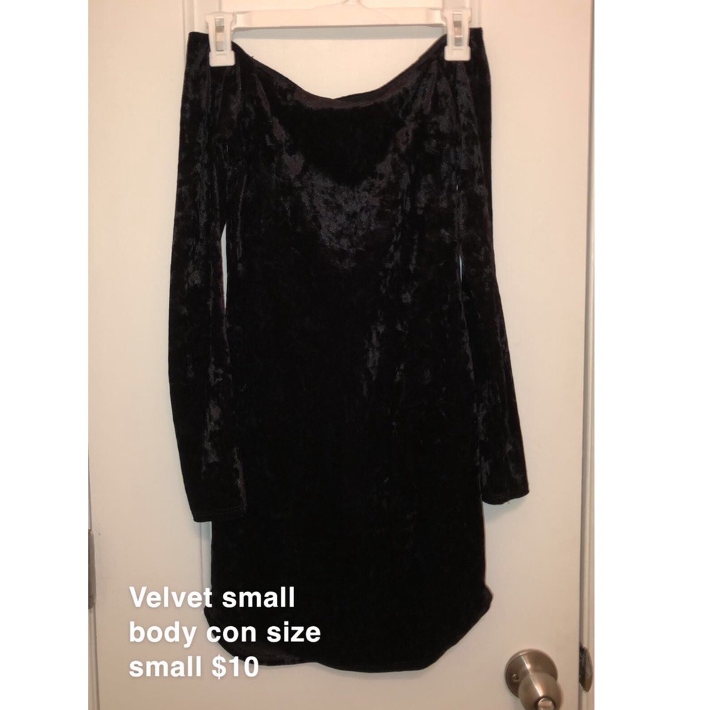 Black bodycon velvet cocktail dress 💃🏻